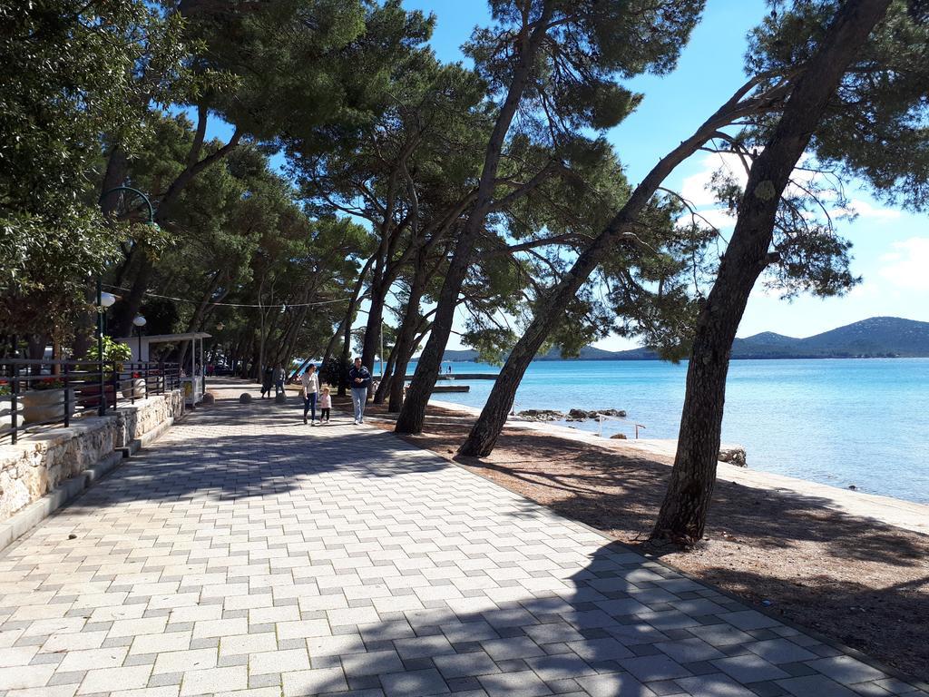 Mobile Homes Malu Biograd Na Moru Exterior photo